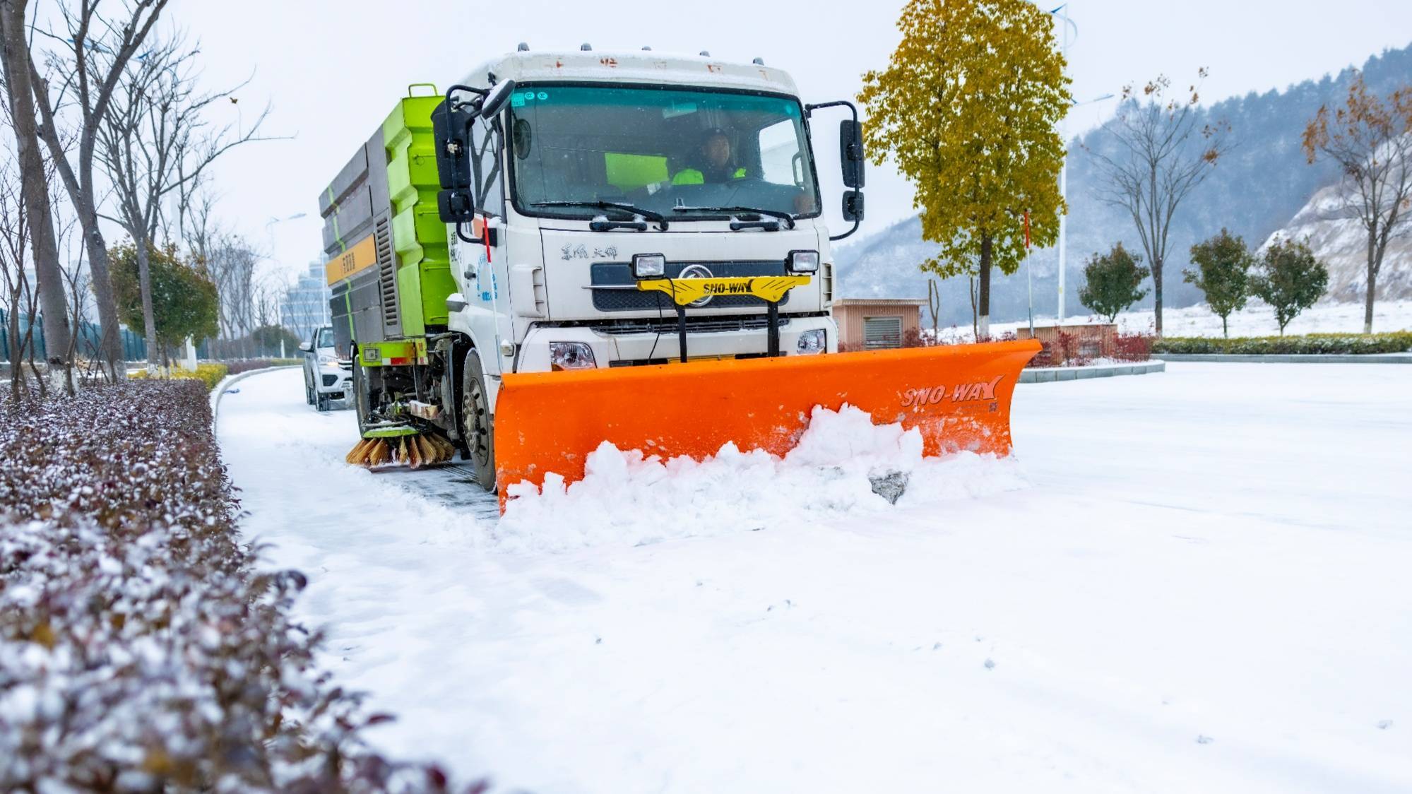 钢结构屋面除雪设备图片