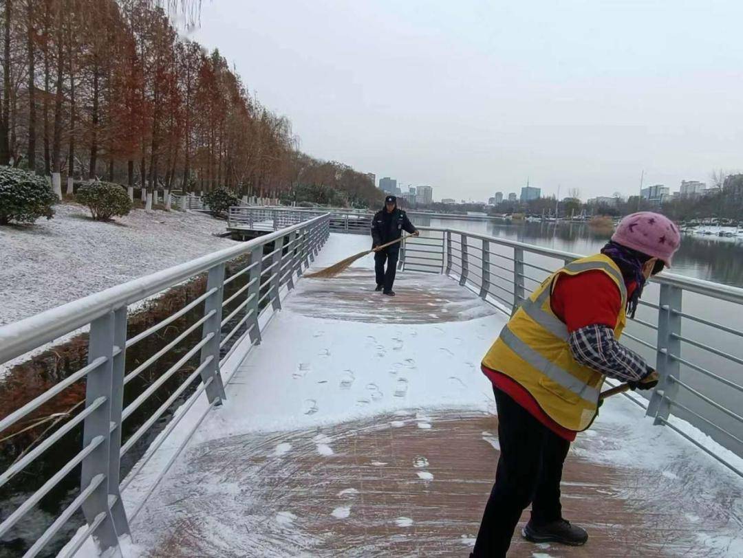 雄壯河灣公園鳴鳳漙雪楓公園運河灣公園供稿:辦公室編輯:史劉陽篩稿