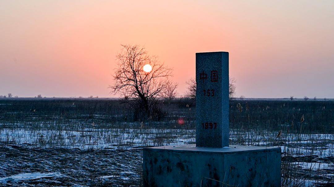 軍嫂踏雪巡邊,界碑見證浪漫承諾_楊宜_妻子_陸軍