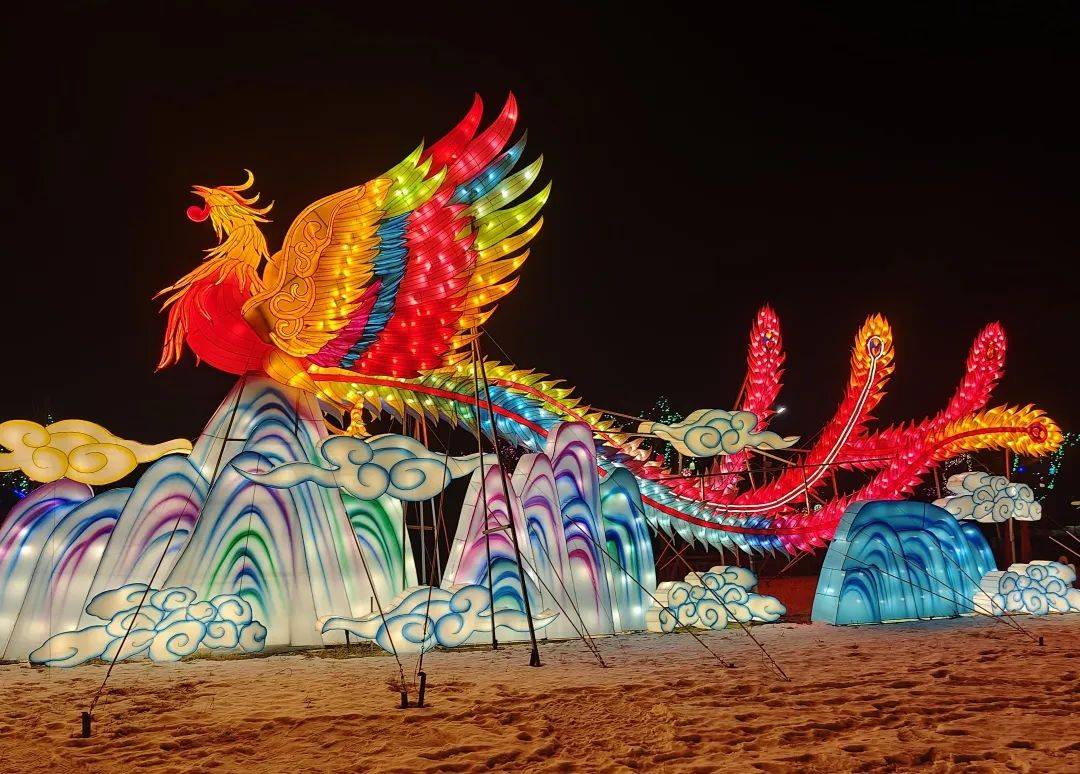 "龙凤呈祥"出自《孔丛子·记问》:"天子布德,将致太平,则麟凤龟龙先为