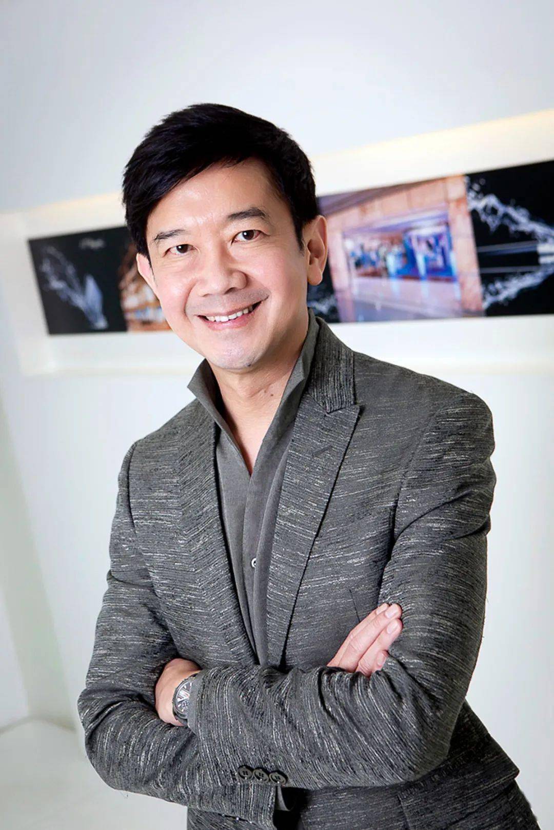 奥斯卡95年来首位华裔影后杨紫琼自爆离婚原因,前夫是这位潮商_潘迪生