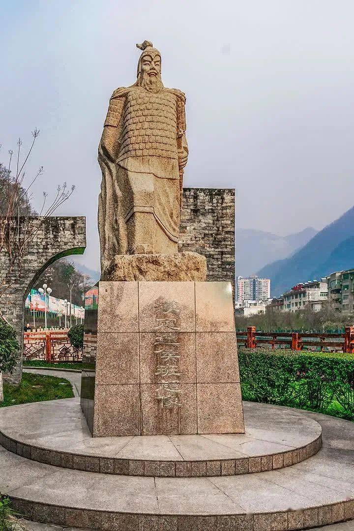 平定了北夷匈奴之乱以其卓越的军事才能这一代名将亦名平西域,班城其