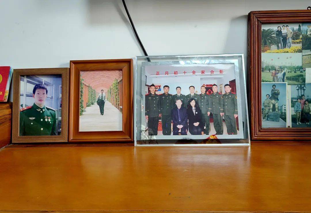 9年来,我们从未忘记_张楠_烈士_父母