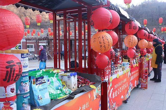 内联升,瑞蚨祥,戴月轩……有门头沟特产韭园酱菜,郑顺斋……还有北京