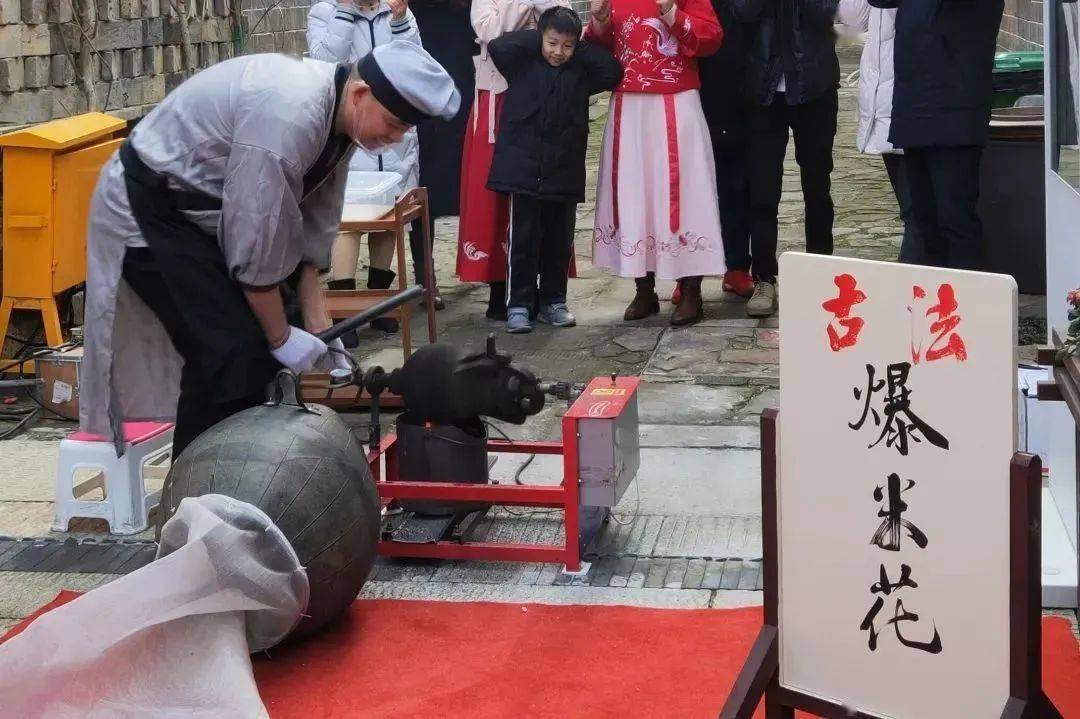 香的老街也會漫步水邊去追尋靖港水戰在曾國藩身上留下的烙印今年新春