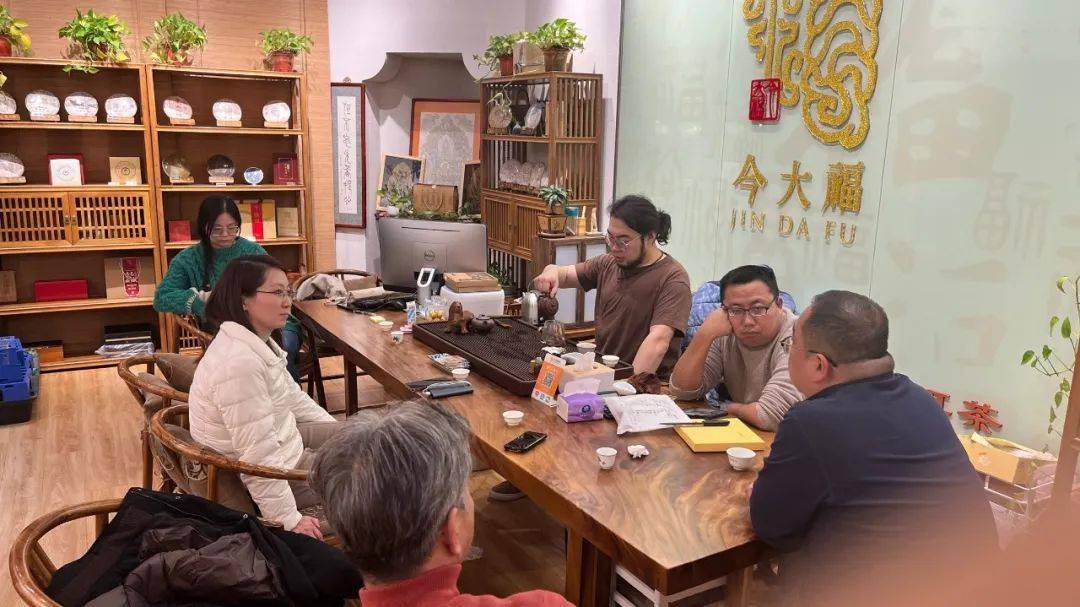 茶文化慢慢热起来了,周重林茶游浙江,上海与江苏的一!