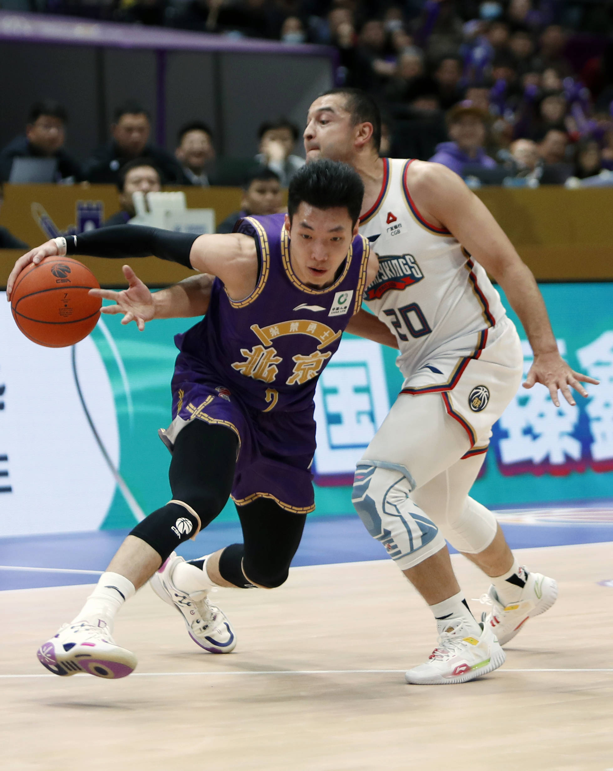 资料图/新华社新京报讯 (记者刘晨)2月4日,cba常规赛第39轮继续进行