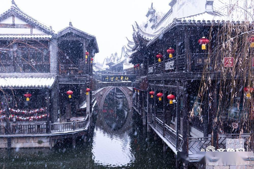 形容古城的雪景图片