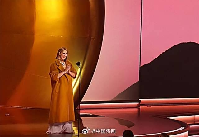 席琳迪翁现身格莱美奖给泰勒·斯威夫特颁奖_天后_乐坛_疾病