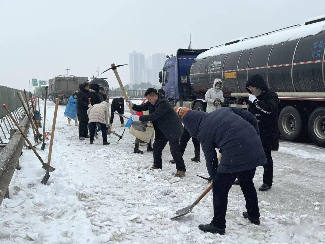 荆州破冰图片