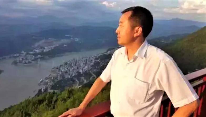 网红书记谈离职:上级主要领导曾呵斥我"你给老子滚"……_陈行甲_公益