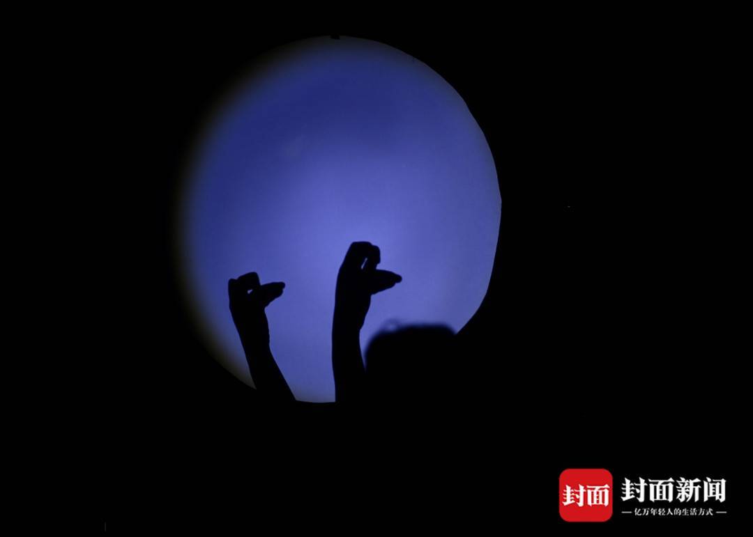 尹琴本就是剧团里的一名演员