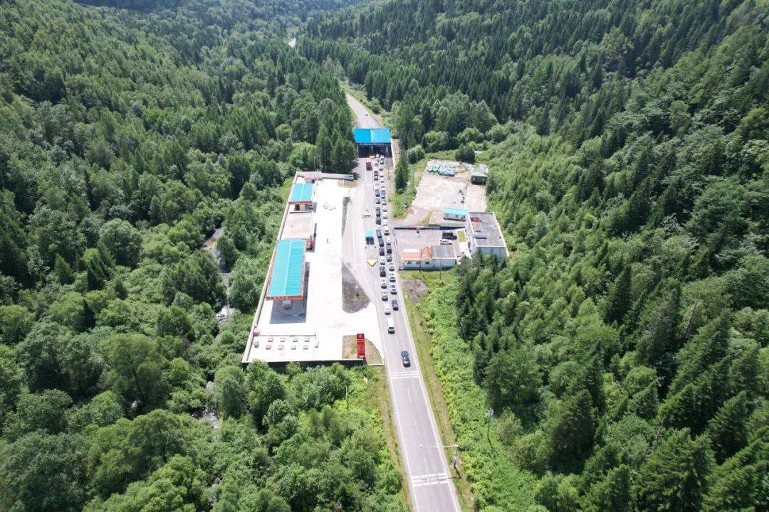 【警地融合 警民融合】扎根在林海雪原中"最可爱的人"_长白镇_巡逻