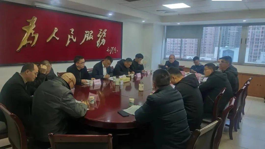 2月7日上午,石狮市副市长兼环委办主任蔡俊龙主持召开石狮市两节期间