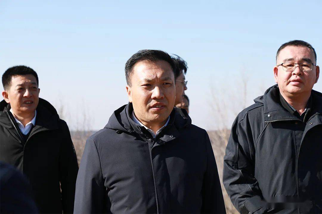 朝阳市委常委,市政府副市长宁国军(中)调研指导安全生产工作在红山