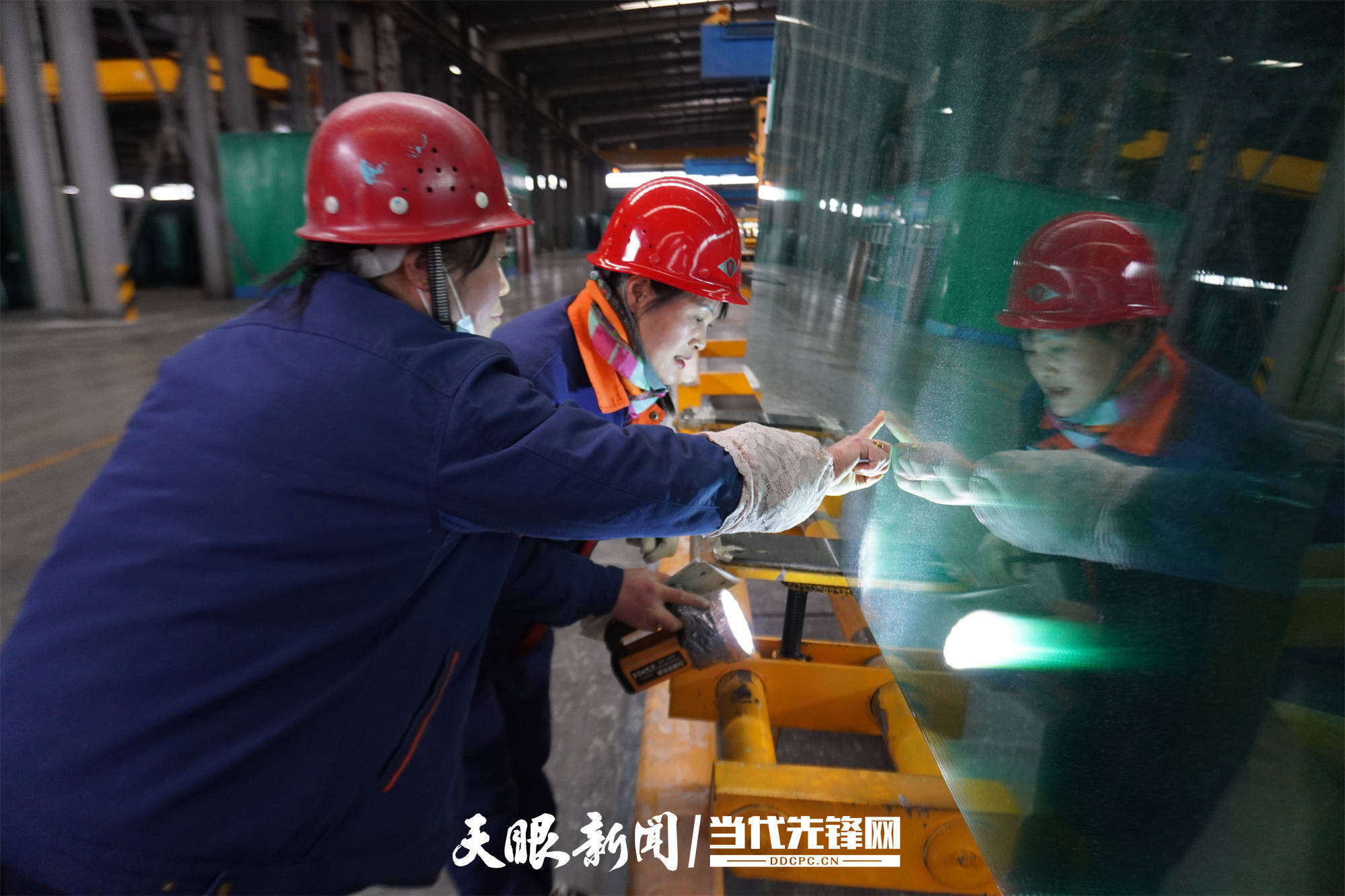 2月7日,位于毕节高新区的毕节明钧玻璃股份有限公司浮法玻璃生产车间