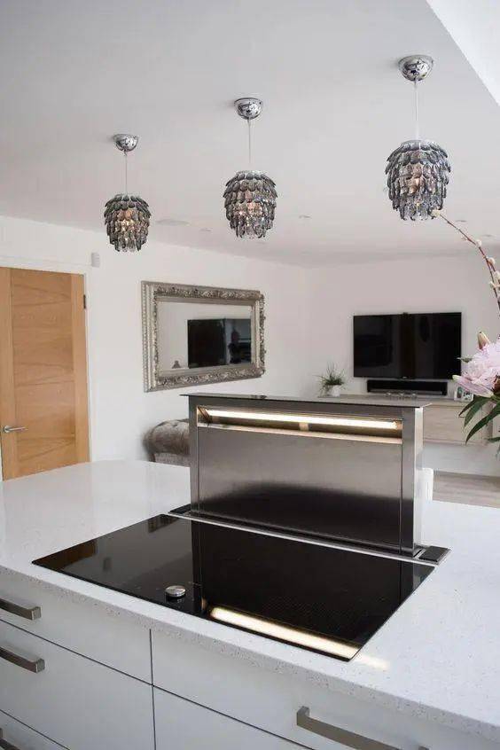 油烟机藏灶台下,一按能自动升上来,以后我家就买这种