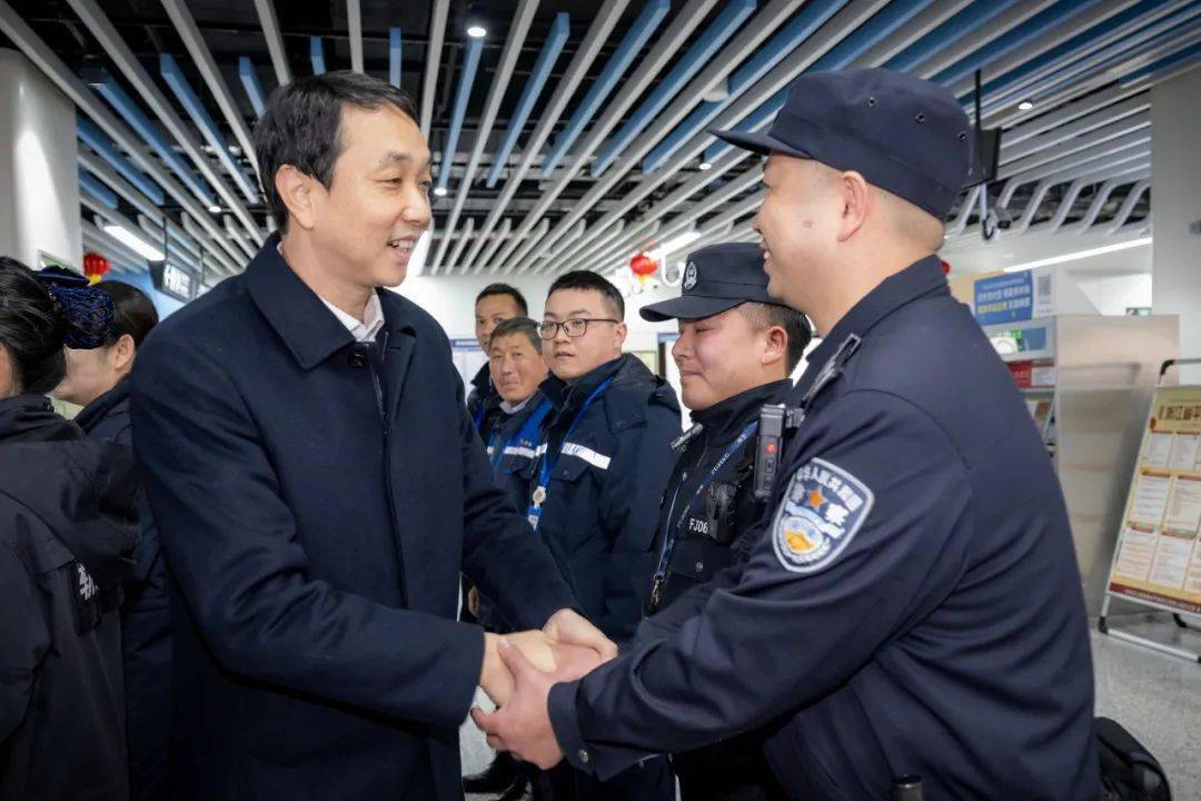 张健走访慰问春节不停工不停产重点企业重点项目并者