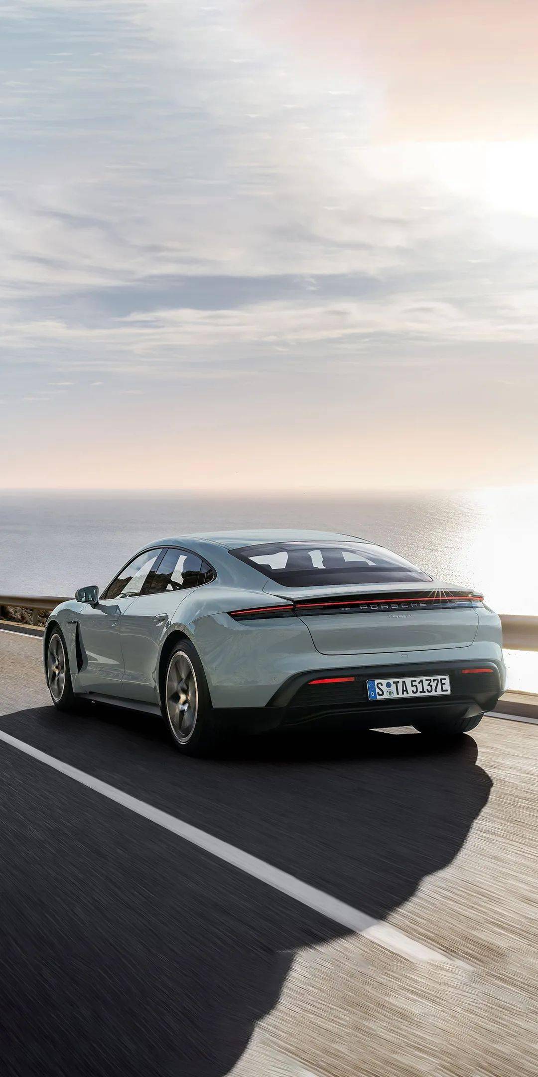 精彩手机壁纸,点击图片,长按保存图片,在手机"设置"中添加成桌面或