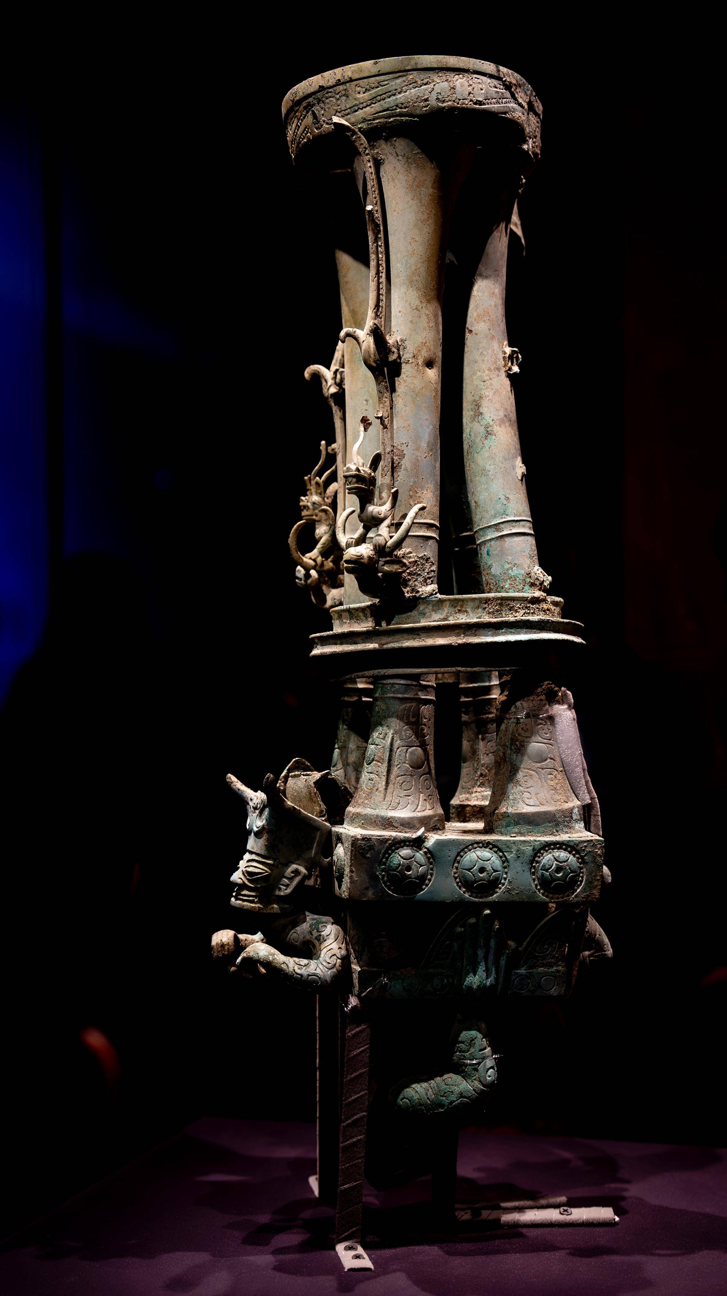 1月26日拍摄的青铜龙头,2021年三星堆三号祭祀坑出土.