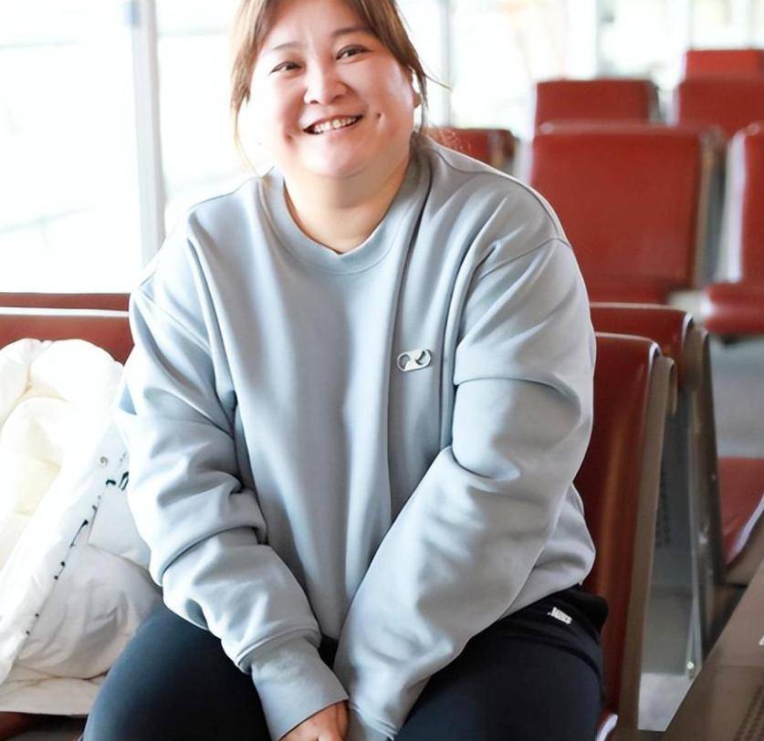 贾玲健身一年后,狂减100斤!现在长这样?_减肥_电影