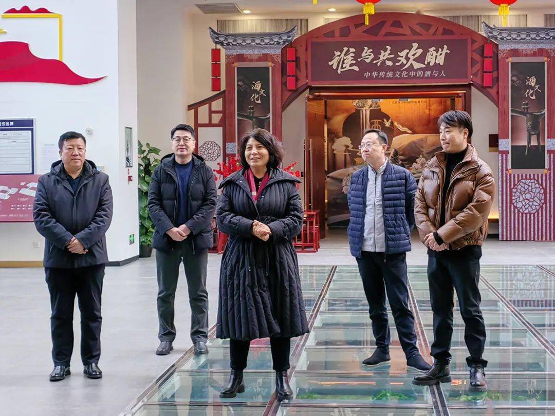 区文旅局慰问春节假期一线工作人员并开展安全生产检查_服务_文化