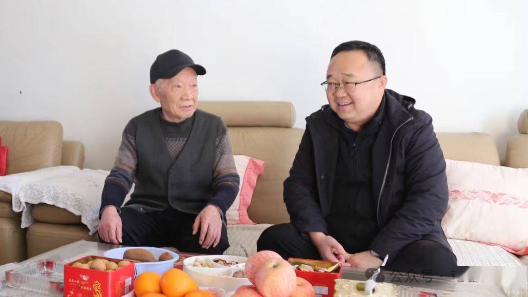 张俊杰开展春节前慰问活动_屯留_老干部_家庭