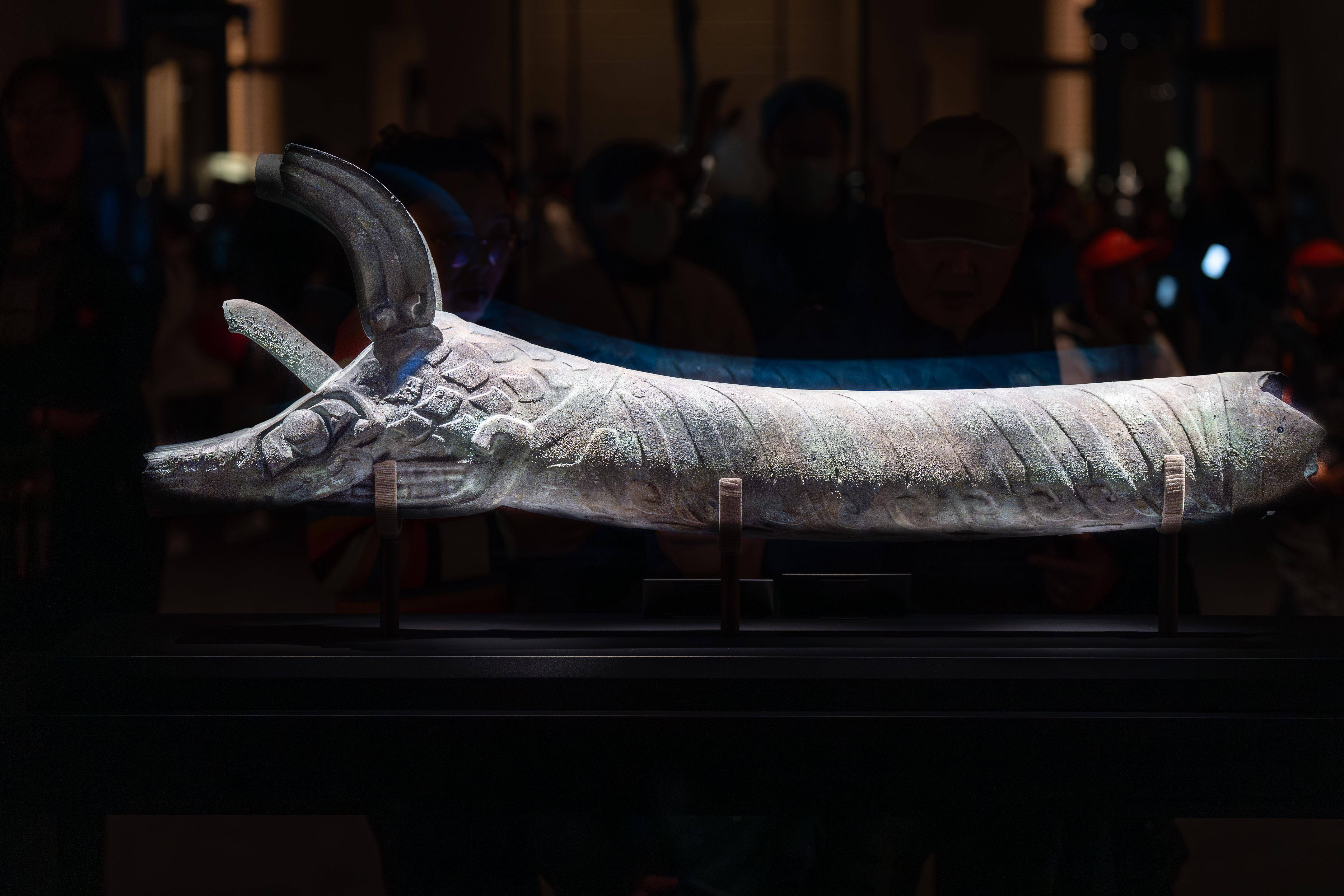 锦绣中国年丨三星堆龙年"寻龙"_新华社_薛晨_青铜器