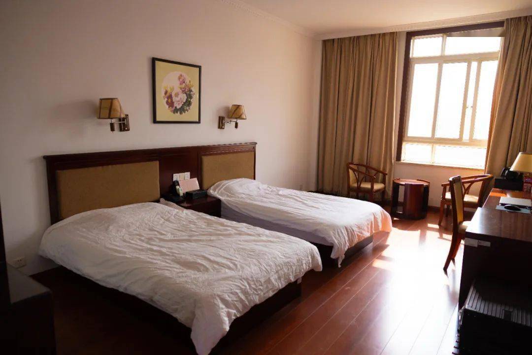 军属_军营_专车