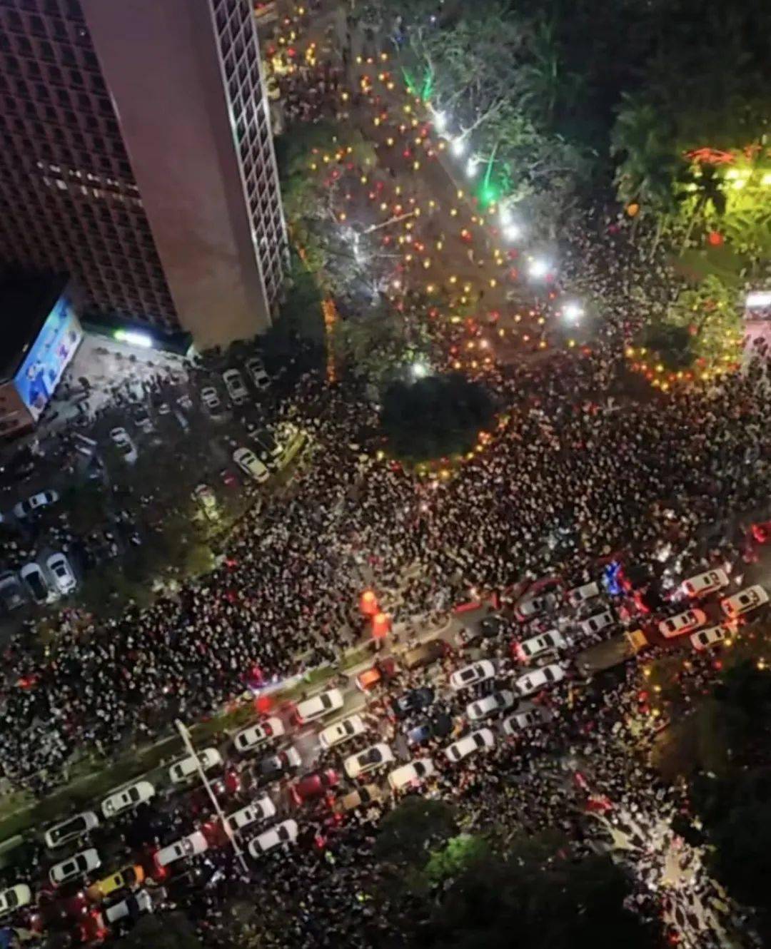 阳江烟花爆炸图片