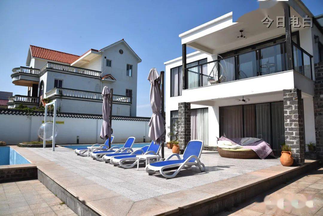 遇见·海民宿位于电白区南海街道虎头山景区内,距离海边不到1公里的