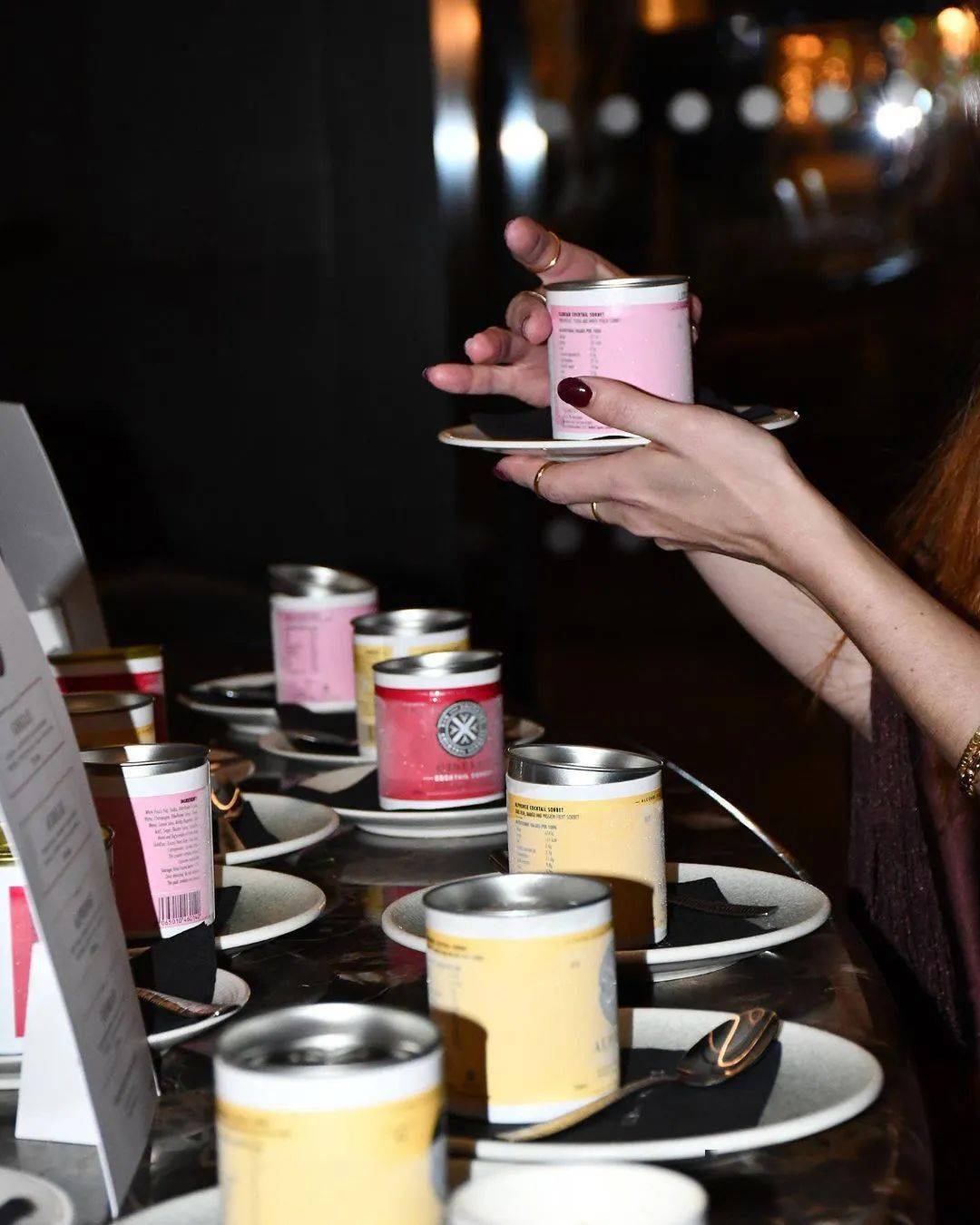 西班牙伊比沙岛(ibiza)的radio  rooftop酒吧已经成为汇集海岛精华的