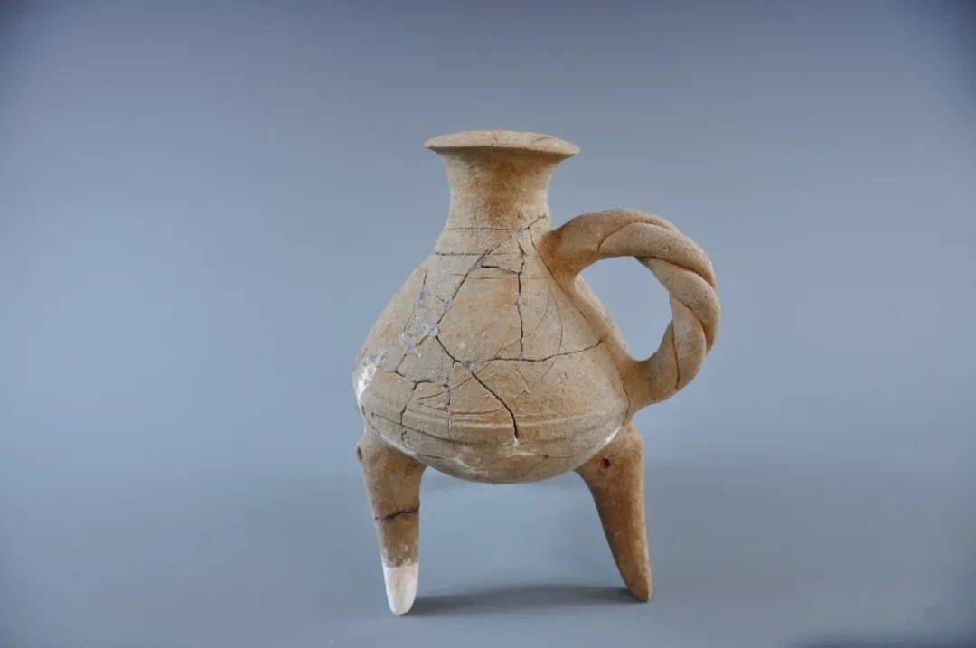 铜器初步认识综合历年的考古工作和专家意见,对磨盘山遗址有了以下