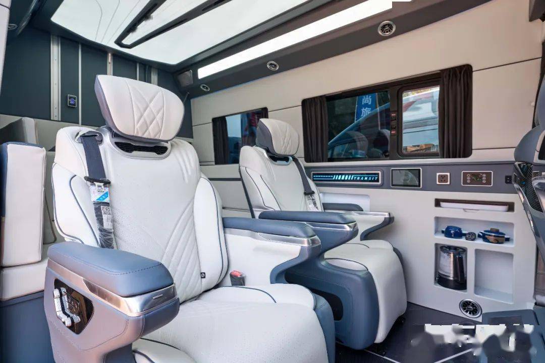 23 南京房车展丨独特布局 商务范拉满 江铃晶马全顺t8房车_搜狐汽车