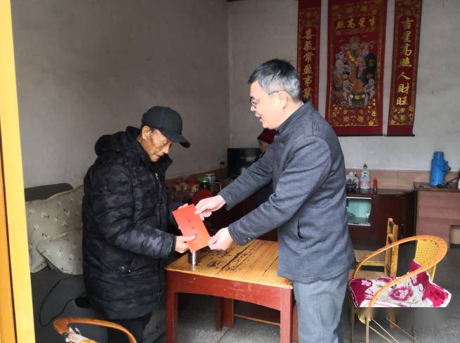 2月2日,县委常委,县纪委书记温斌前往寺下敬老院进行走访慰问同时检查