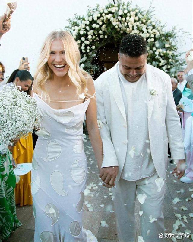 和男人野战球队包厢后又?