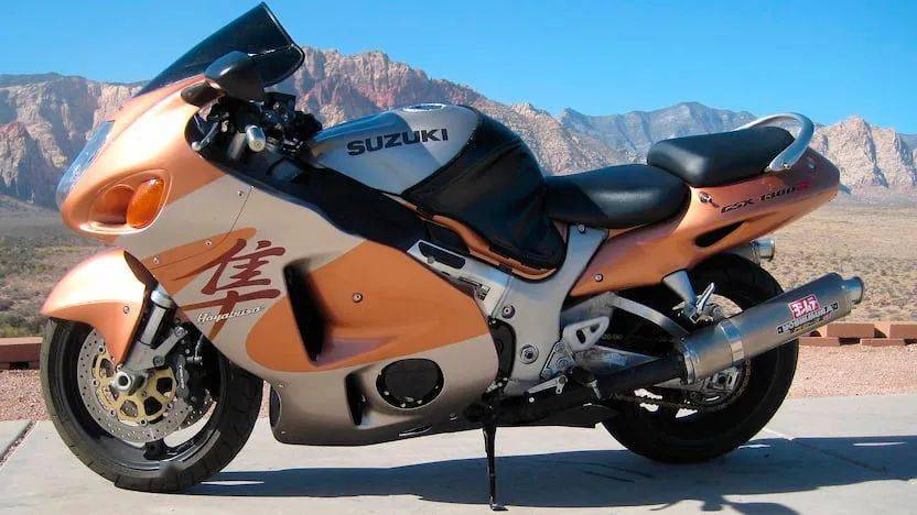 让大家忘了zx-11和本田黑鸟,时速高达304km(190mph)虽然现在的川崎h2r