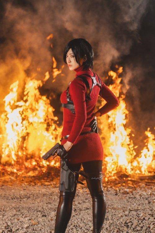 日本小姐姐cos《生化4》艾达王:旗袍黑丝超吸睛_coser_作品_效果