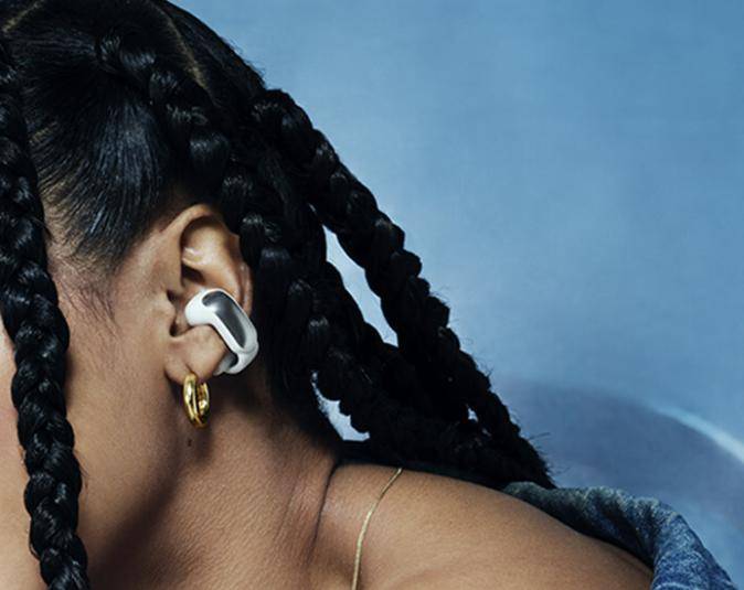 Bose 推出 Ultra Open Earbuds 耳机：耳夹式设计，售价 299 美元 图3