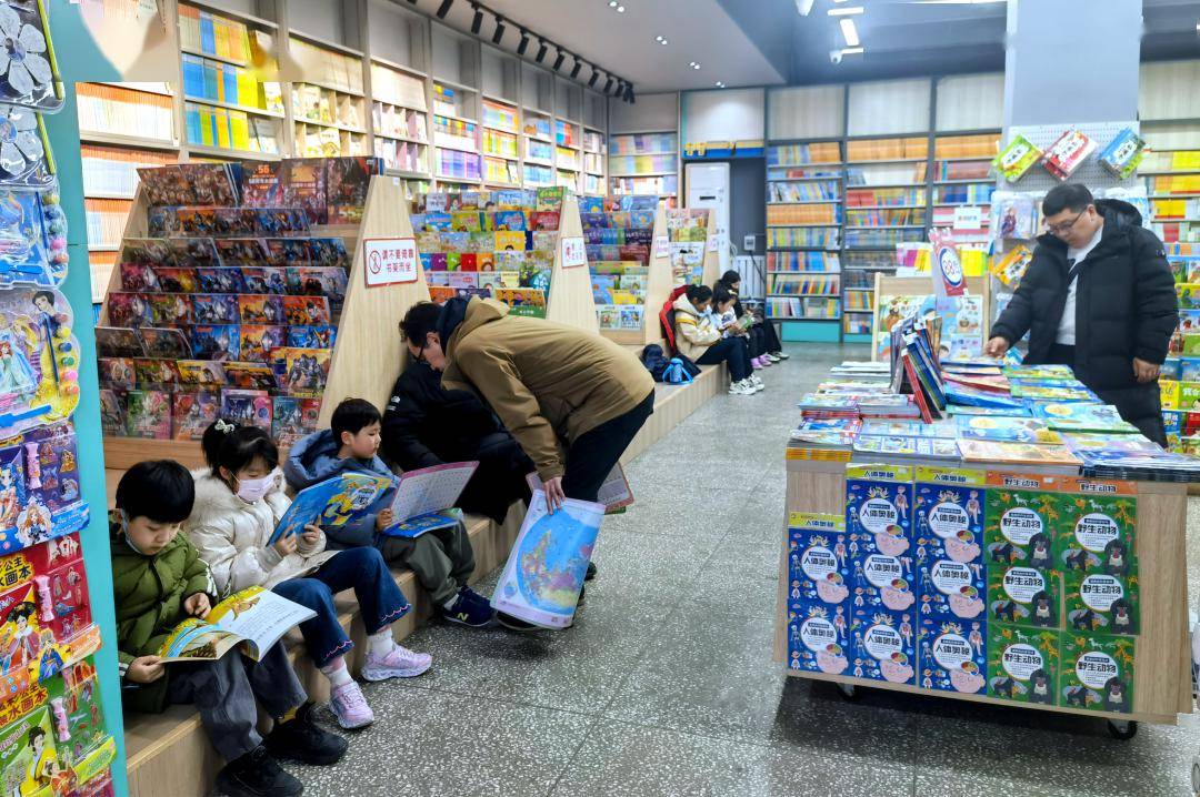 春节假期延吉书店人气高_市民_延边_新华书店