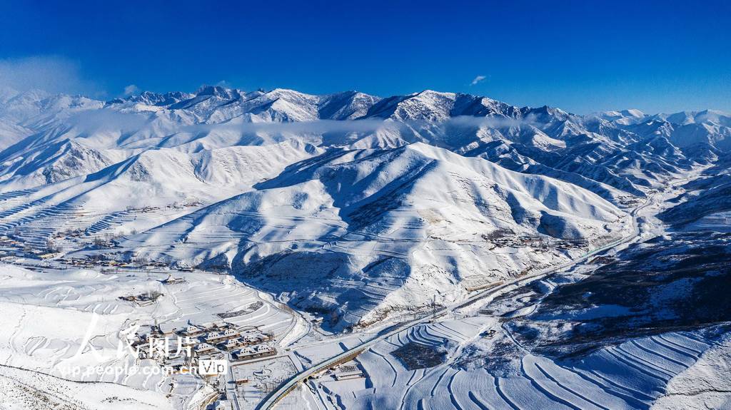 甘肃天祝:祁连山脉雪后景如画_天堂镇_赵世鹏_图片