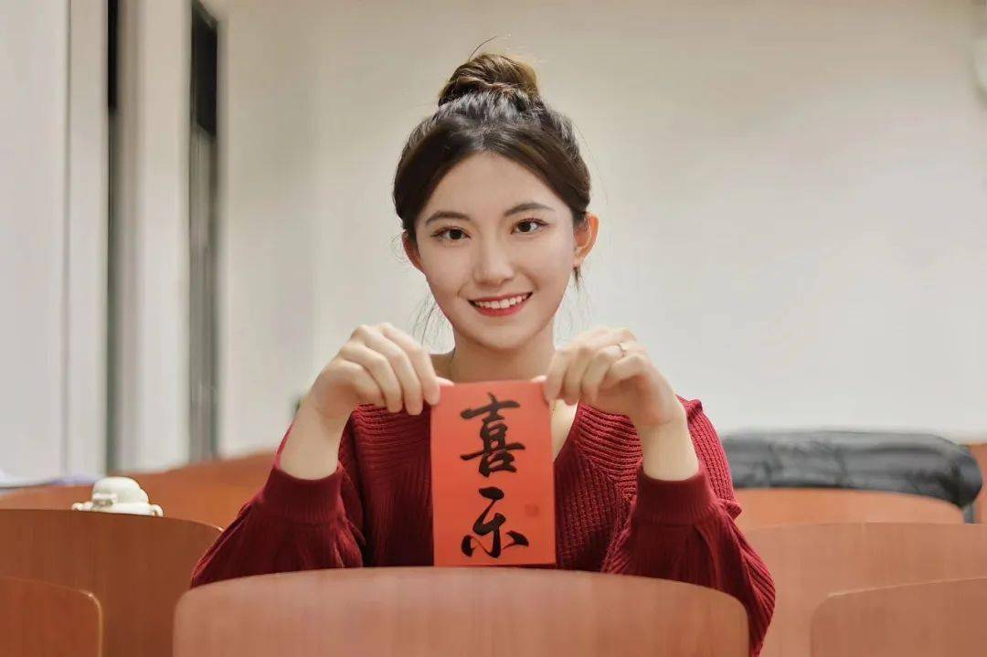 舍不得假期,更舍不得这些温暖瞬间_横批_下联_上联