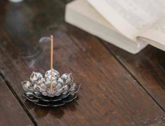 沉香,龙涎香,鹅梨帐中香.传说中的香到底是个什么味啊?