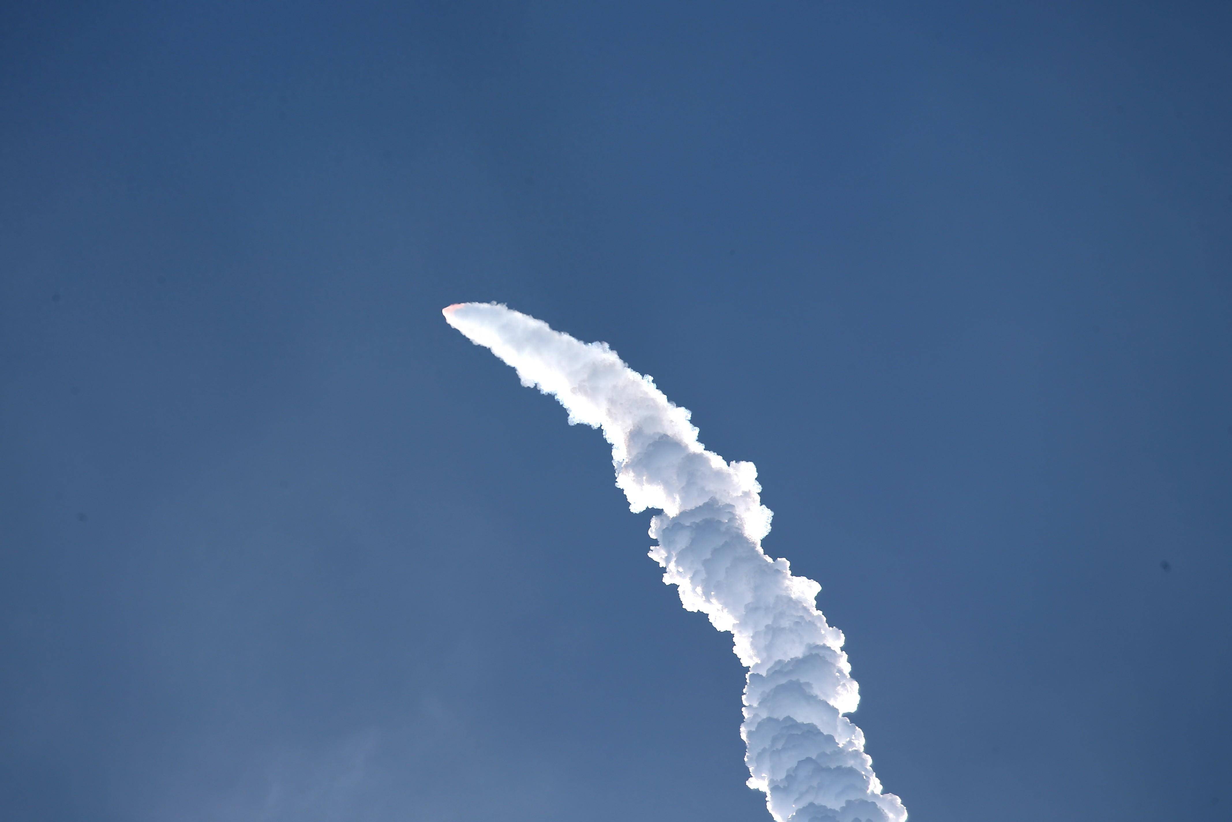 日本发射新一代主力运载火箭h3火箭试验2号_杨光_新华社