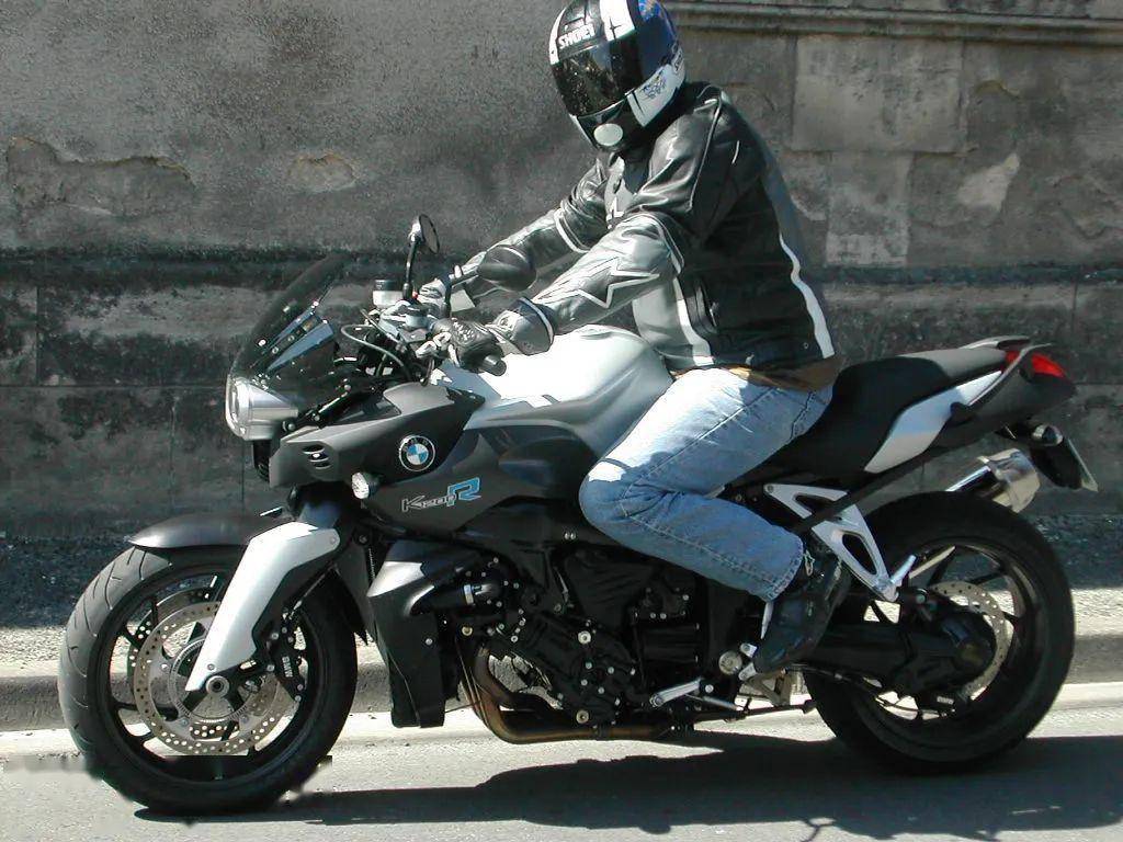 打破传统的宝马k 1200_搜狐汽车_搜狐网