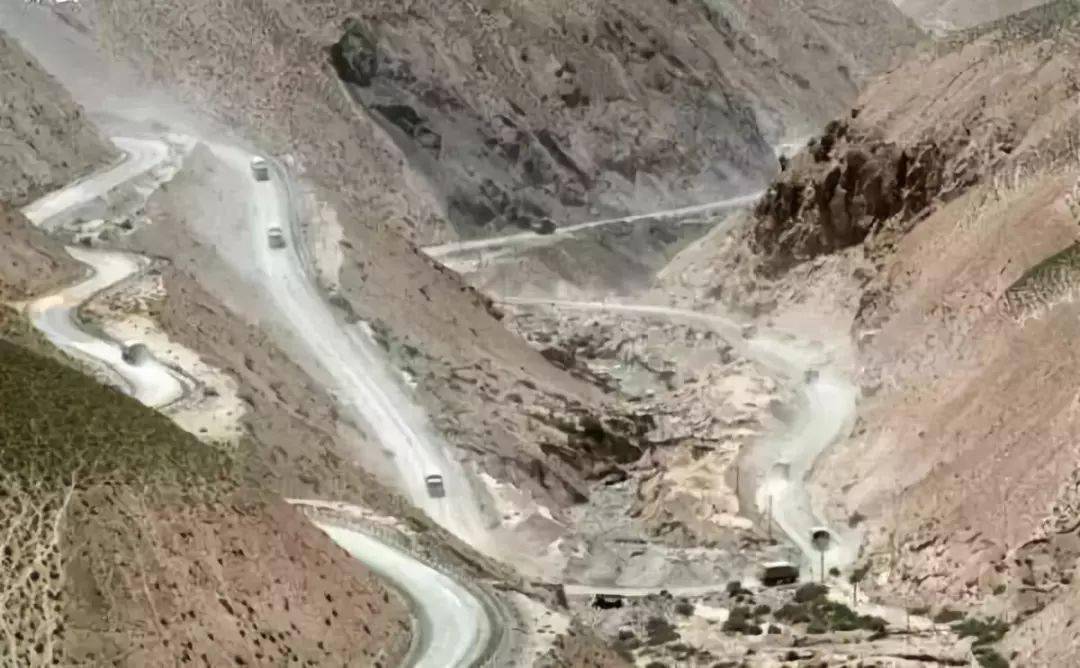 对几乎所有旅行者的身体素质而言是极大的考验和困难,新藏线是最困难