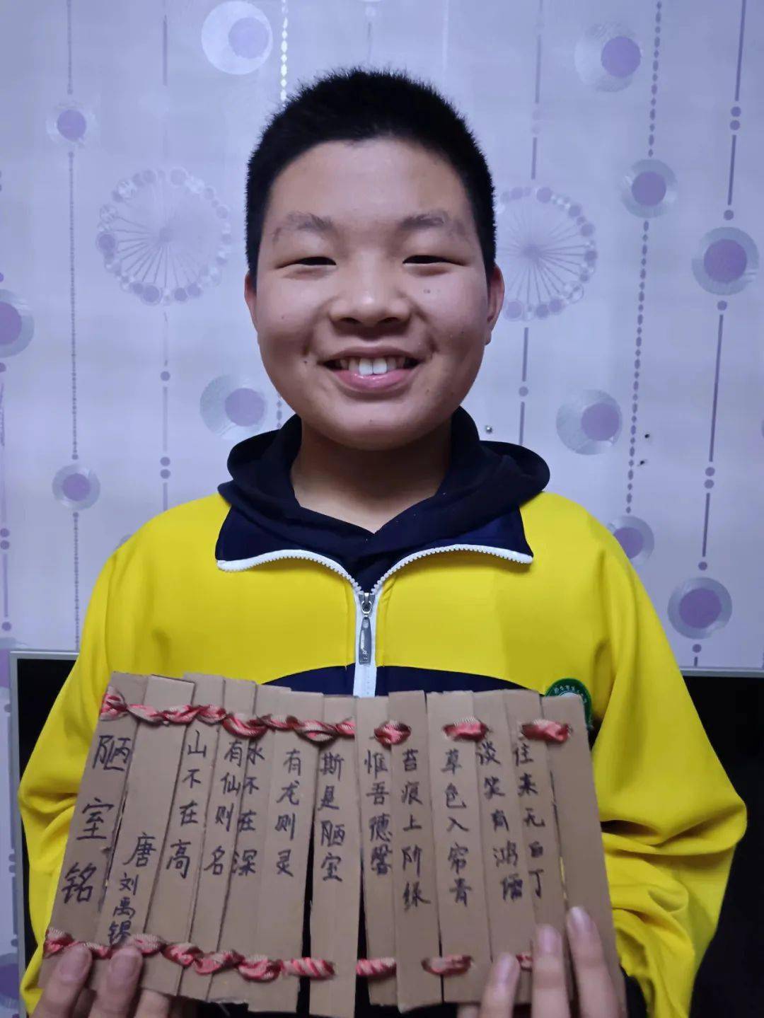 优秀作品展示同学们挑选出一件件古代历史文物,深究其历史,观察文物的