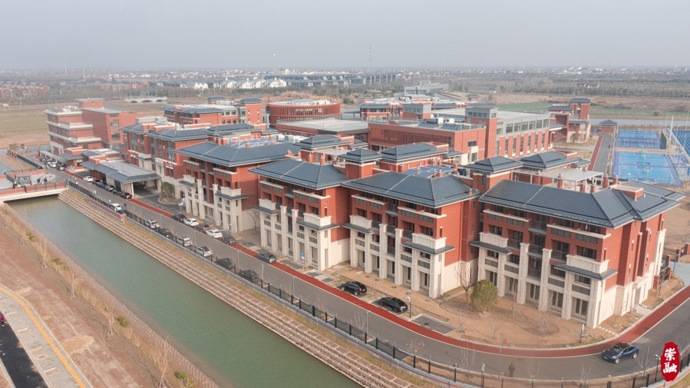 上海市实验学校东滩高级中学新校区正式启用_教育_高中_教学