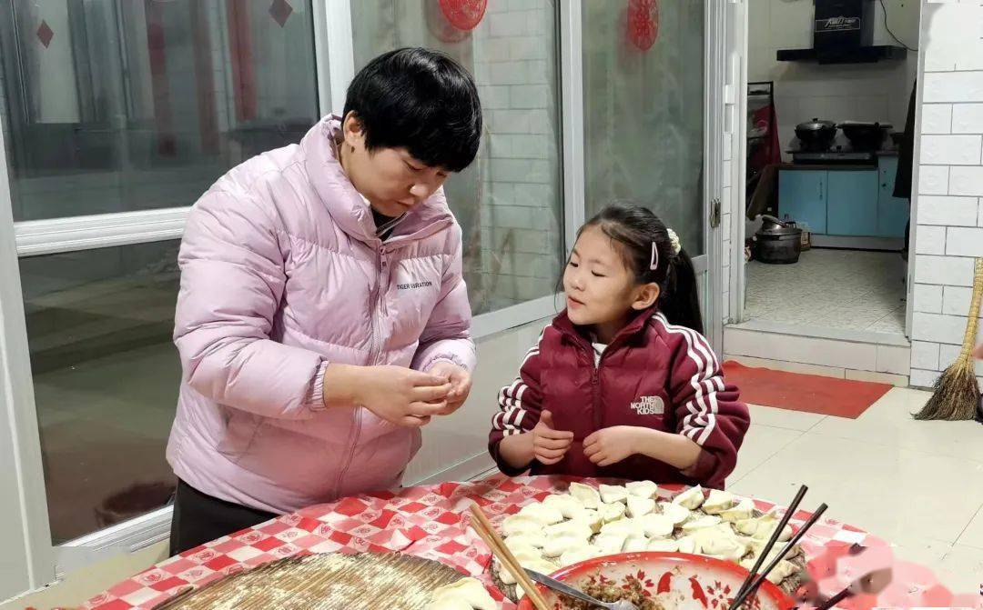 刘日东  诗《早春》李艳华  歌曲《小雪花送礼物》李建君  摄影《南谢