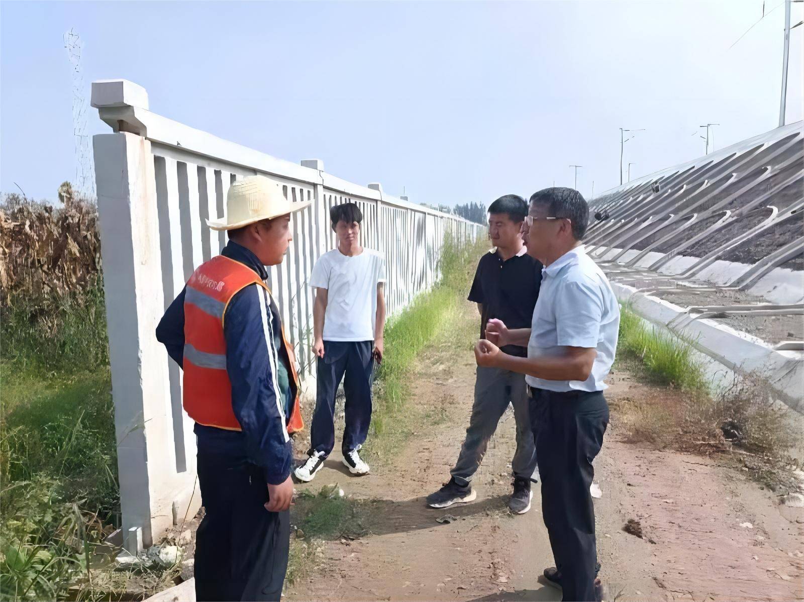 与此同时,每周,崔兆峰都会乘坐京津城际往返于北京的单位和天津的家中